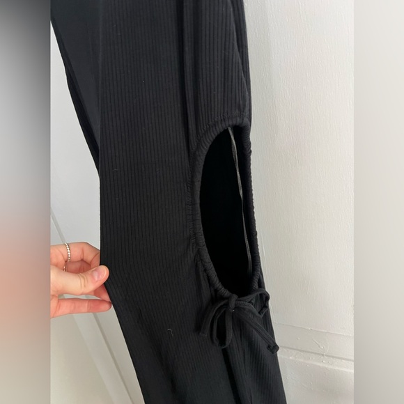 - Midi Body Con Dress with side Cut out - Picture 3 of 5